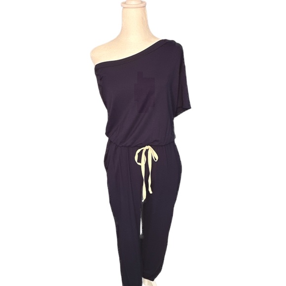 Women's Off The Shoulder Jumpsuit - Picture 2 of 4